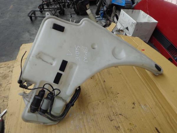 RESERVOIR LAVE GLACE BMW - Vue 1